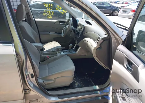 2011 Subaru Forester 2.5X Premium z USA, uszkodzony, nr VIN JF2SHADC3BH748615